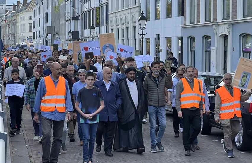 Hollanda'da Müslümanlar alçak saldırılara karşı ayakta: İslam düşmanlığı sona ersin!