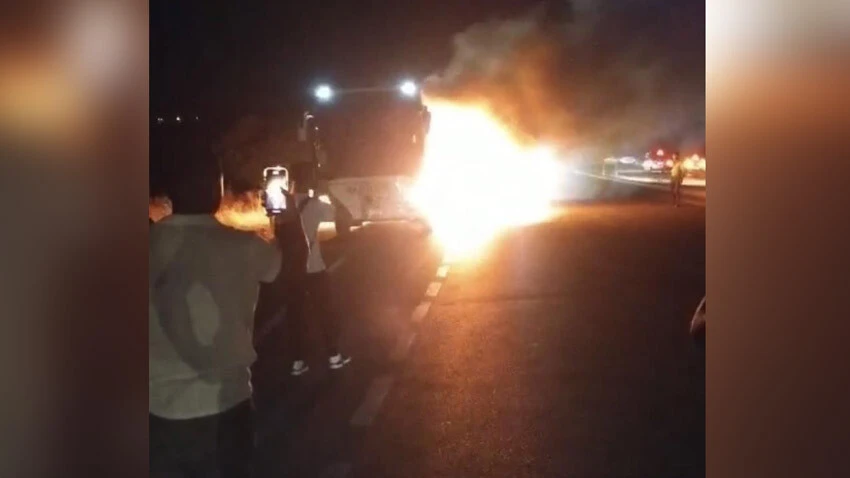 Yolcu otobüsü bir anda alev topuna döndü: Facianın eşiğinden dönüldü