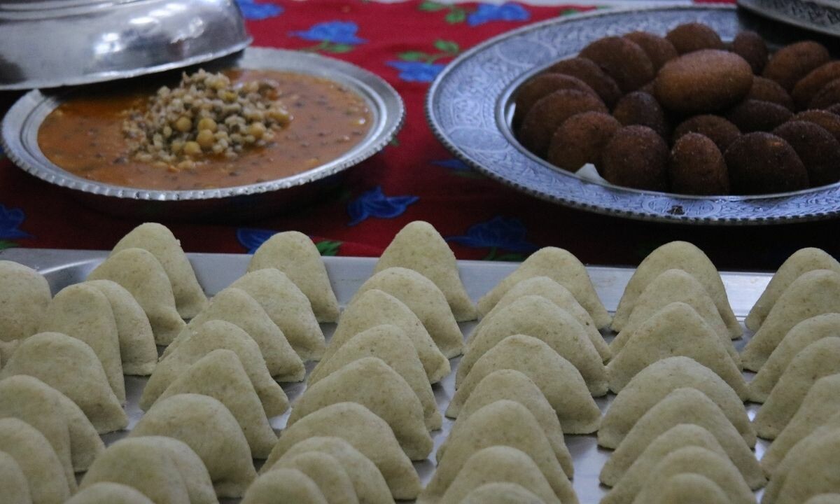 Diyarbakır&#039;ın Master Şefleri yetişiyor! Kadınlar kursun yolunu tuttu, asırlık yemekler ekmek kapısı oldu