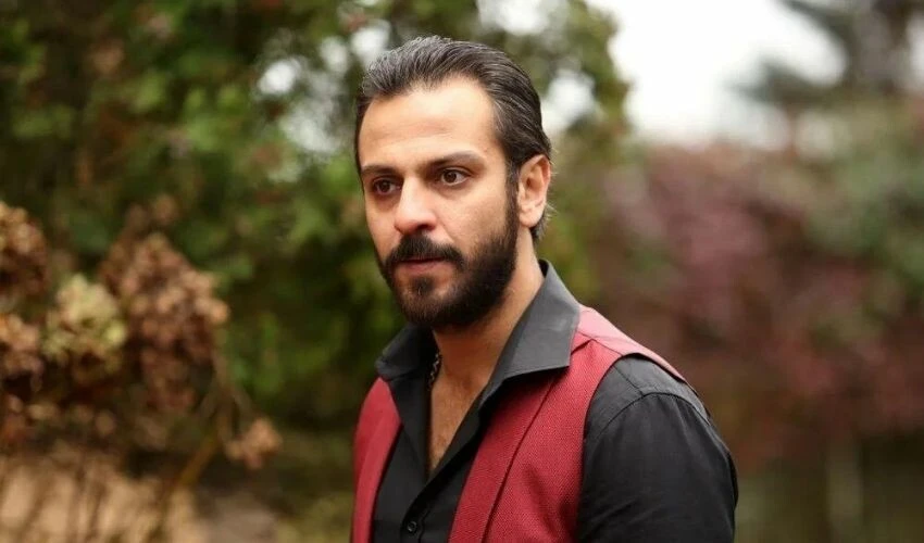 Deniz Baysal ve Devrim Özkan'a bomba bir partner daha! Sosyal medya ele verdi