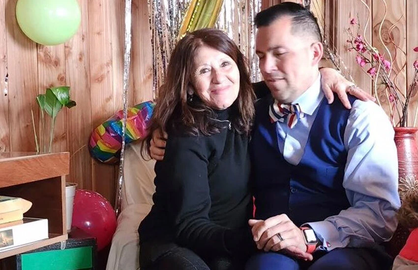 Filmlere konu olacak olay! Doğumdan sonra çalınan oğluna 42 yıl sonra kavuştu, gözyaşları sel oldu