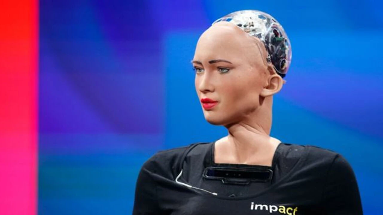 İnsansı robot Sophia'dan Cumhurbaşkanı Erdoğan'a övgü dolu sözler: O bana çok ilham veriyor