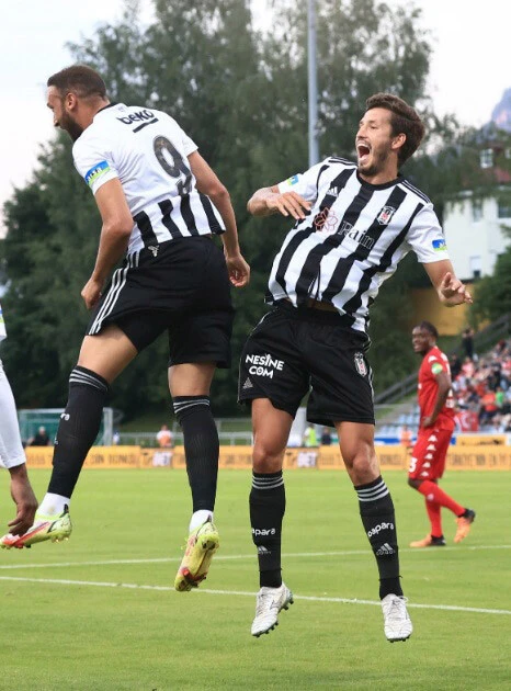 Beşiktaş'ta büyük tehlike: Yıldız isim elden kaçabilir!