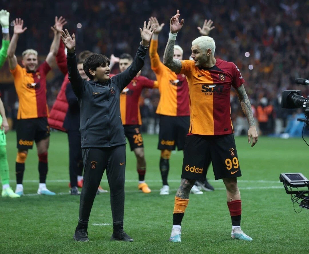 Twitch yayıncısından Okan Buruk'un oğluna çirkin sözler: Özür diledi