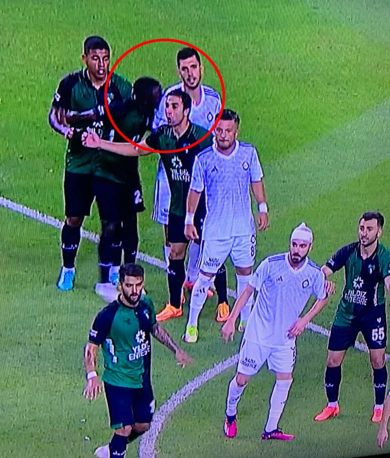 1. Lig'de Luis Suarez vakası: Rakibini ısırdı!