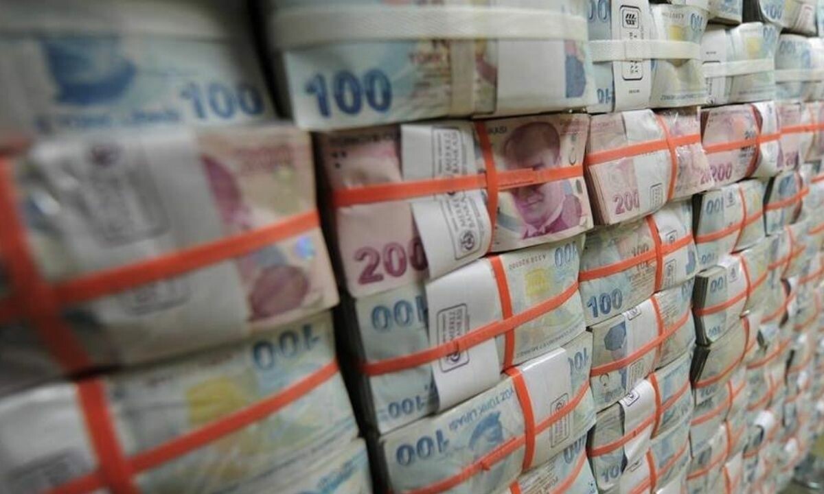 Yeni kredi paketi devrede, 11 bankadan uygun kredi fırsatı! 5 milyon dolar veya 100 milyon TL&#039;ye kadar 12-24-36 ay vade imkanı cepte!