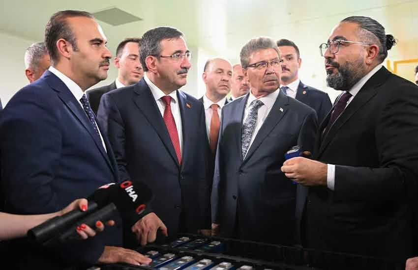 Cumhurbaşkanı Yardımcısı Cevdet Yılmaz, yeni projelerle cari açığın 7 milyar dolar düşmesini beklediklerini söyledi