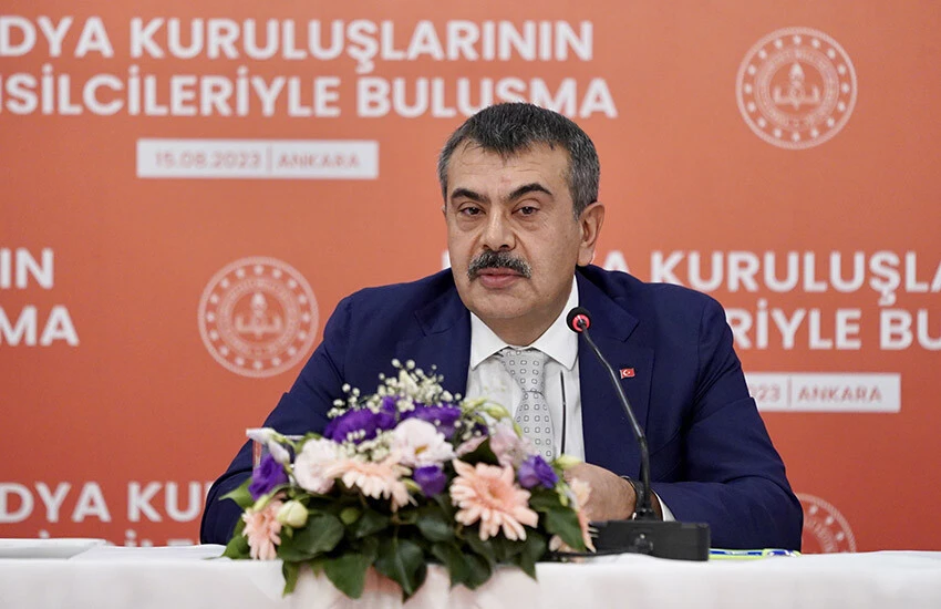 Bakan Tekin, yeni atanan öğretmenlerin 1 Eylül itibarıyla göreve başlayacağını hatırlattı.