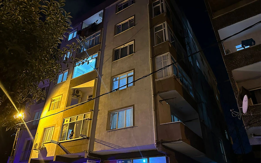 Cinnet getiren adam dehşet saçtı! Önce eşini sonra kendini vurdu