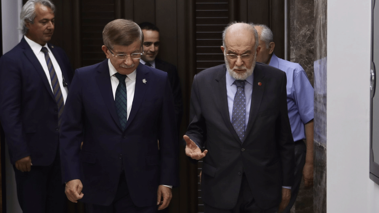 Davutoğlu ve Karamollaoğlu&#039;ndan yerel seçimlerde iş birliği mesajı