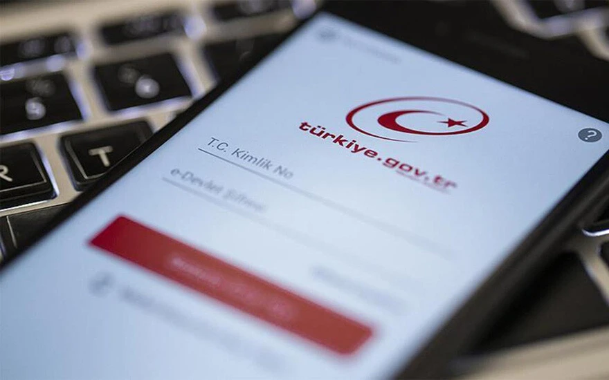 Türkiye'nin dijital karnesi belli oldu: İnternete erişen hane sayısı yüzde 100'e yaklaştı!