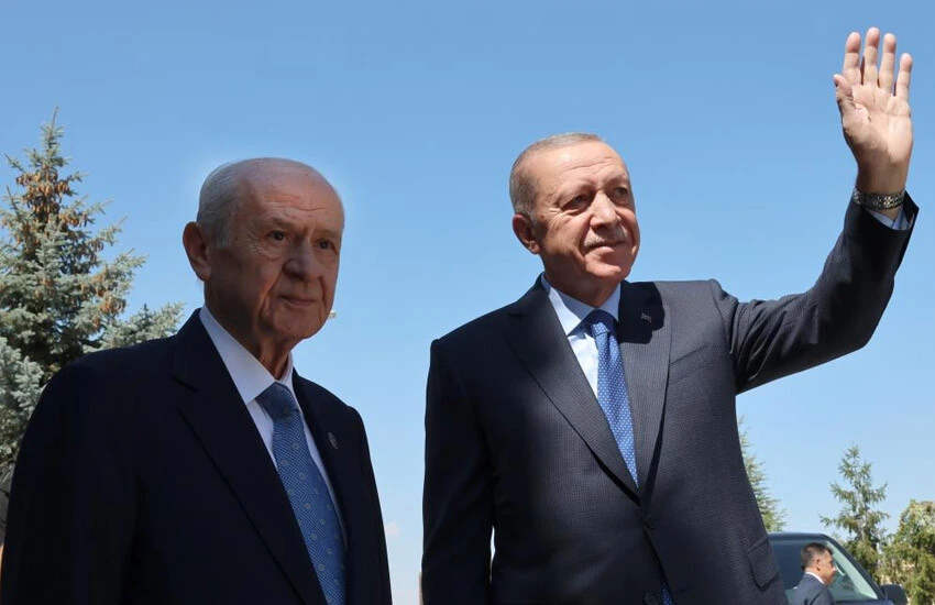 Cumhurbaşkanı Erdoğan'dan Bahçeli'ye sürpriz ziyaret: Ana gündem emekliye ara zam