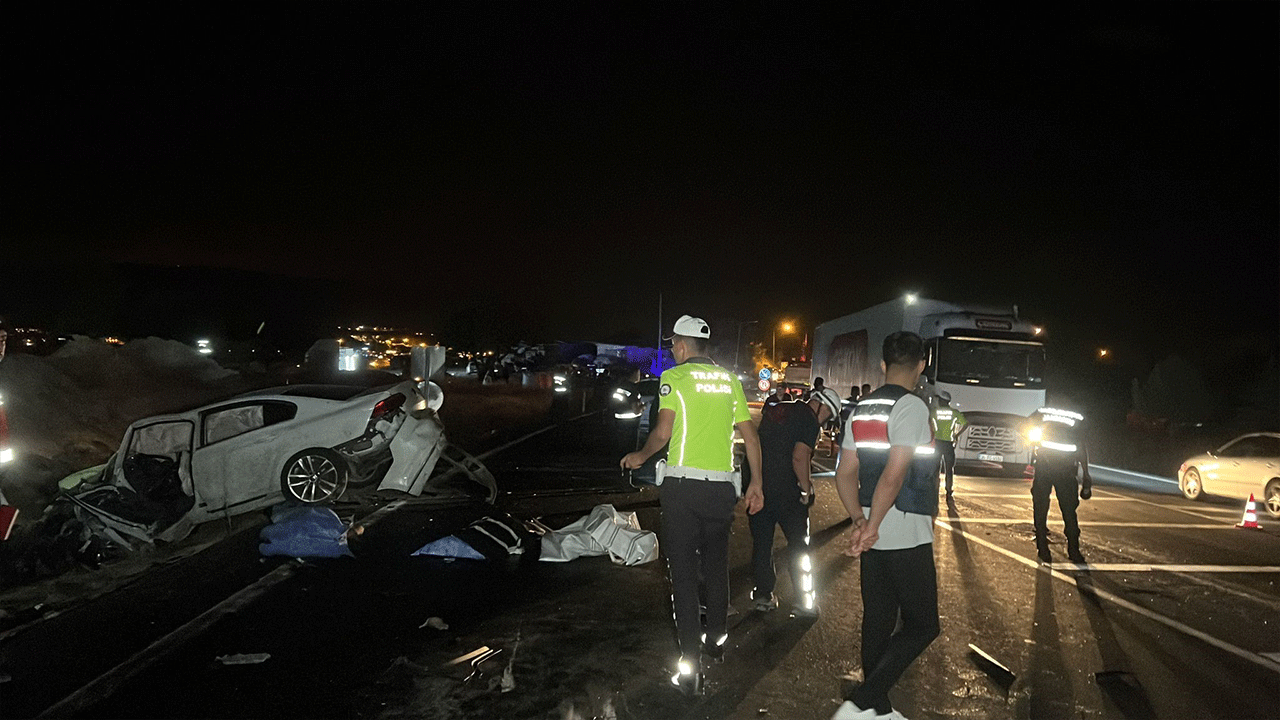 Kapadokya&#039;da katliam gibi kaza! Cip ile otomobil çarpıştı: 4 ölü, 2 yaralı