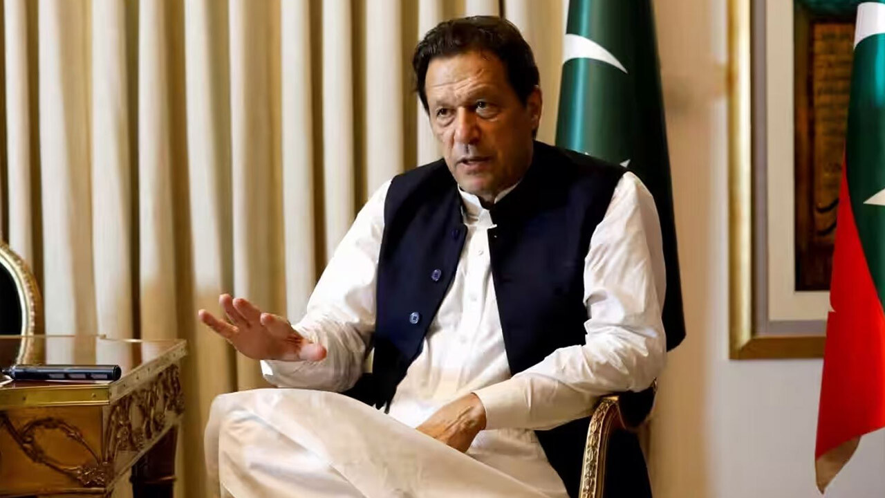 Pakistan&#039;ın eski Başbakanı İmran Han&#039;ın cezası ertelendi! Yeniden serbest