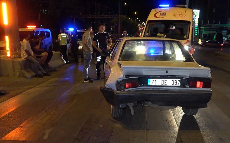 Faciaya ramak kala... Park ettiği akaryakıt tankeri evini yıktı