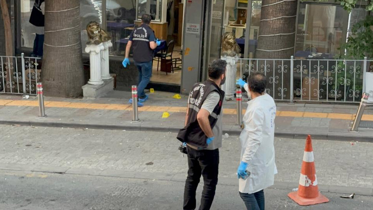 Güngören&#039;de kahvehaneye silahlı baskın: Ölü ve yaralılar var