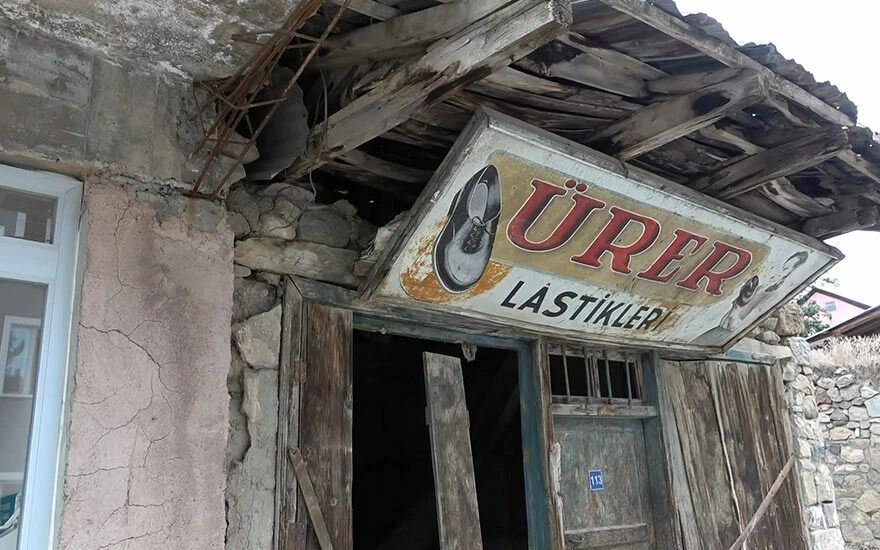 Bu tabela 68 yıl önce yapıldı! Görenleri 3 boyuta hayret ediyor