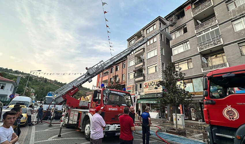 6 katlı binada yangın paniği: 1 yaralı