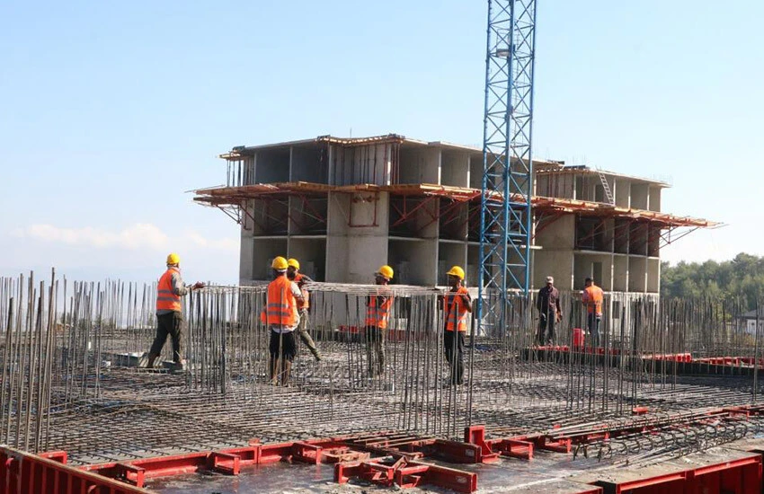 Depremzedeler evlerine kavuşuyor: 9 ayda teslimat