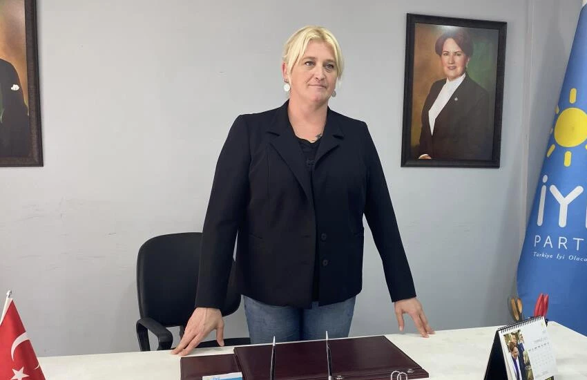 İYİ Parti Zonguldak Merkez İlçe Başkanı Dilay Küçük ve yönetimi istifa etti.