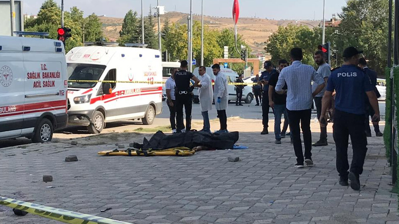 Elazığ&#039;da sokak ortasında çatışma: 2 ölü, 1 yaralı