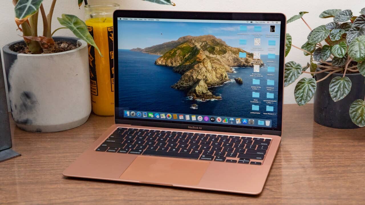 Apple popüler MacBook Pro modelini emekliye ayırdı