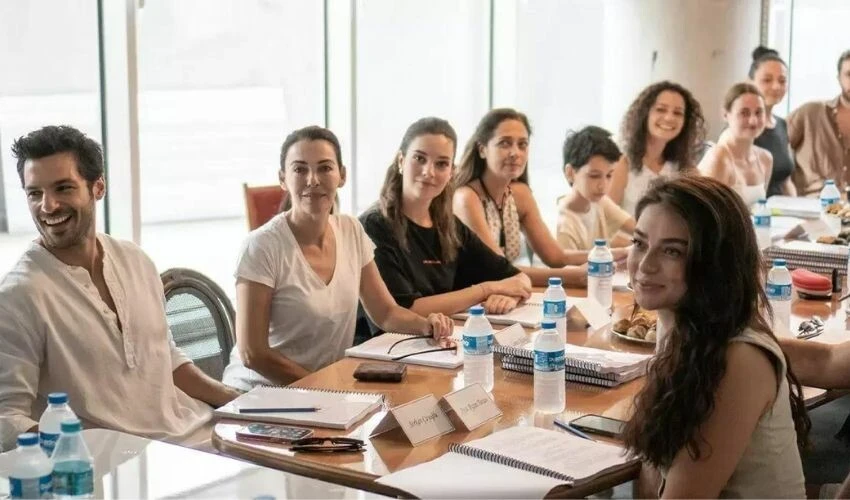 Ayça Ayşin Turan ve Serkan Çayoğlu'lu dizinin ilk tanıtımı yayınlandı