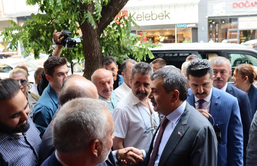 Bakan Tekin Eskişehir'de temaslarda bulundu.