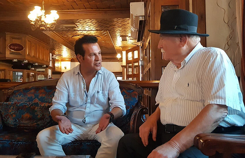 Hakan Peker evini aldı, belediye başkanlığı için seçim çalışmalarına başladı! İşte vaatleri...