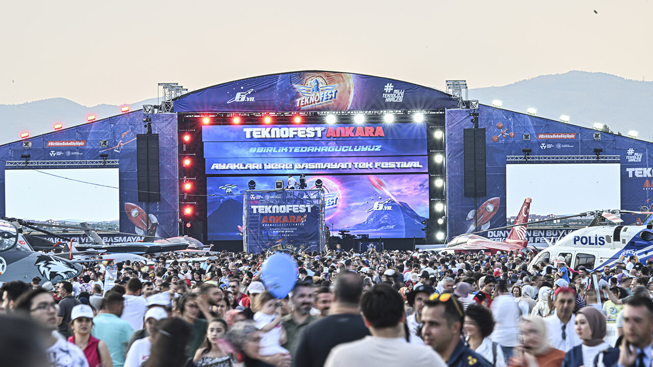 Bakan Şimşek TEKNOFEST&#039;den verdi mesajı: Tam bağımsız Türkiye&#039;nin yolu üretimden geçiyor