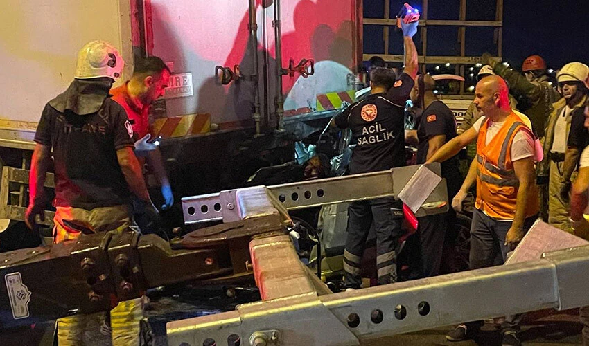 İstanbul'da feci zincirleme kazası