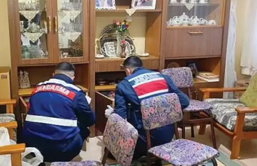 FETÖ'nün öğrencileri senetle tehdit ettiği ortaya çıktı.