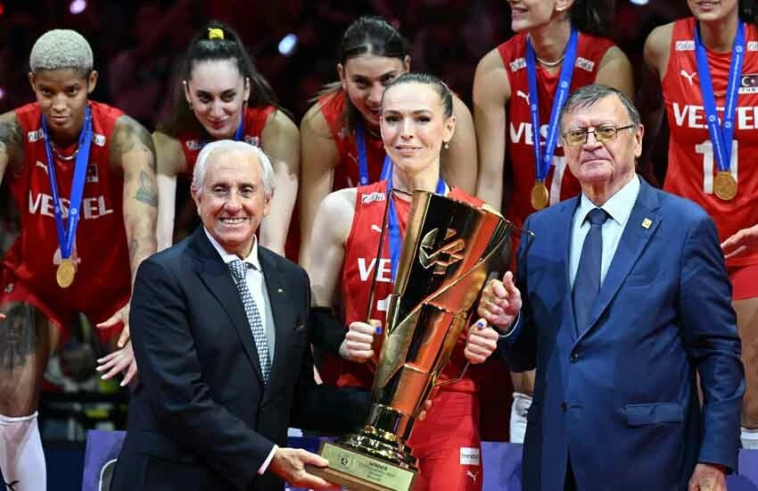 Dünya 'Filenin Sultanları'nı konuşuyor!