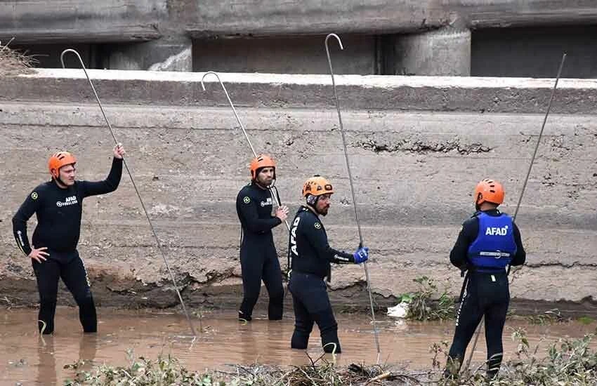 Aksaray'da selde kaybolan Asel bebek her yerde aranıyor