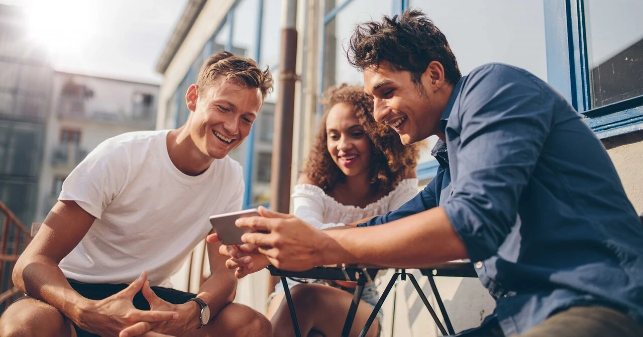 Türkiye’deki kullanıcıların yüzde 43’ü partnerleriyle fotoğraf paylaşmıyor: Peki neden?