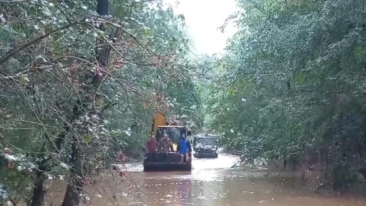 Kırklareli'ni sağanak vurdu, dereler taştı, yollar kapandı: Kayıplar var, arama çalışmaları devam ediyor