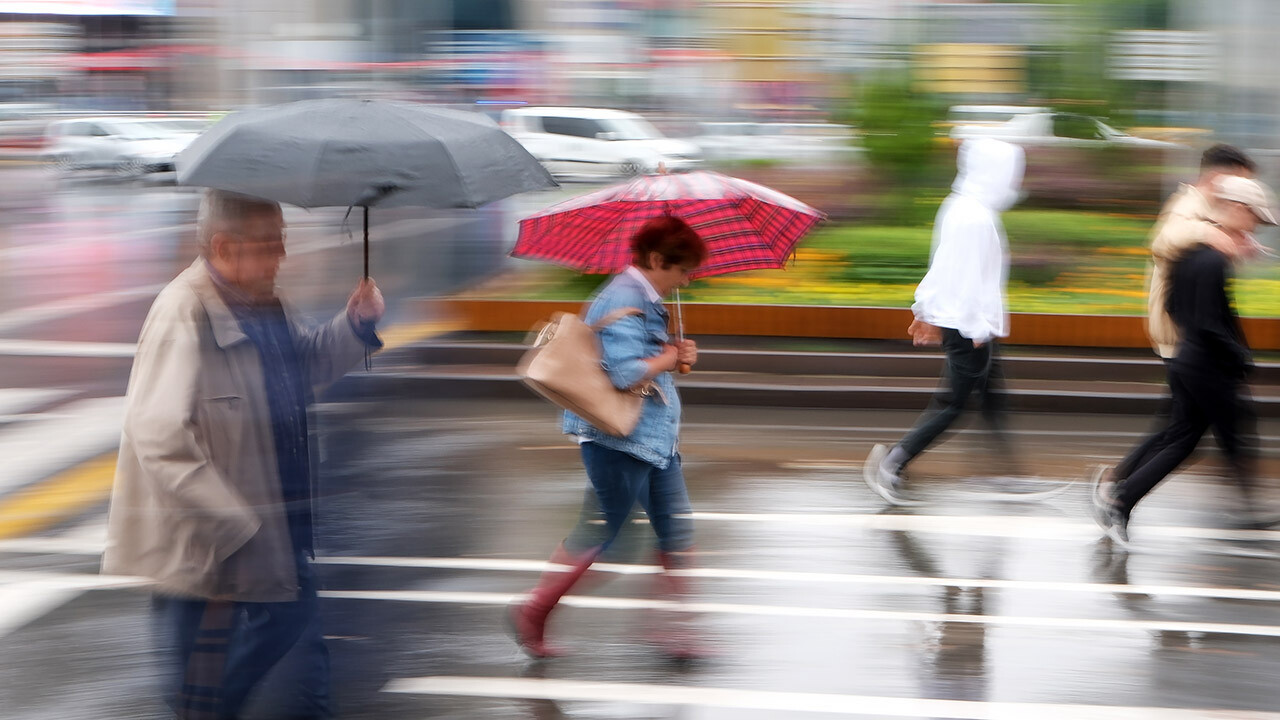 Meteorolojiden 5 ilde sel alarmı! Çok şiddetli geliyor... İstanbul'da ve Kırklareli'nde yağış sürecek mi? (6 Eylül hava durumu)