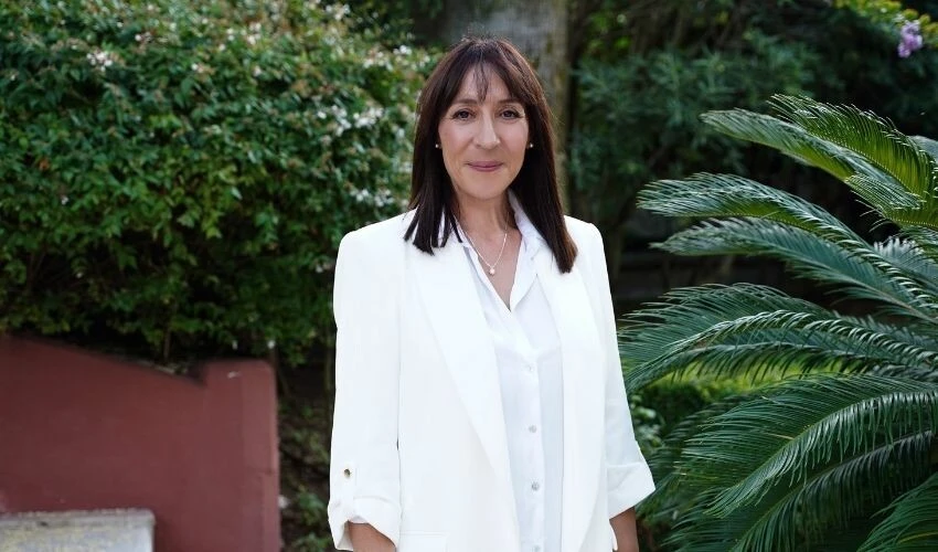 Binnur Kaya ilk kez Yalı Çapkını setinde! Yeni imajına beğeni yağdı