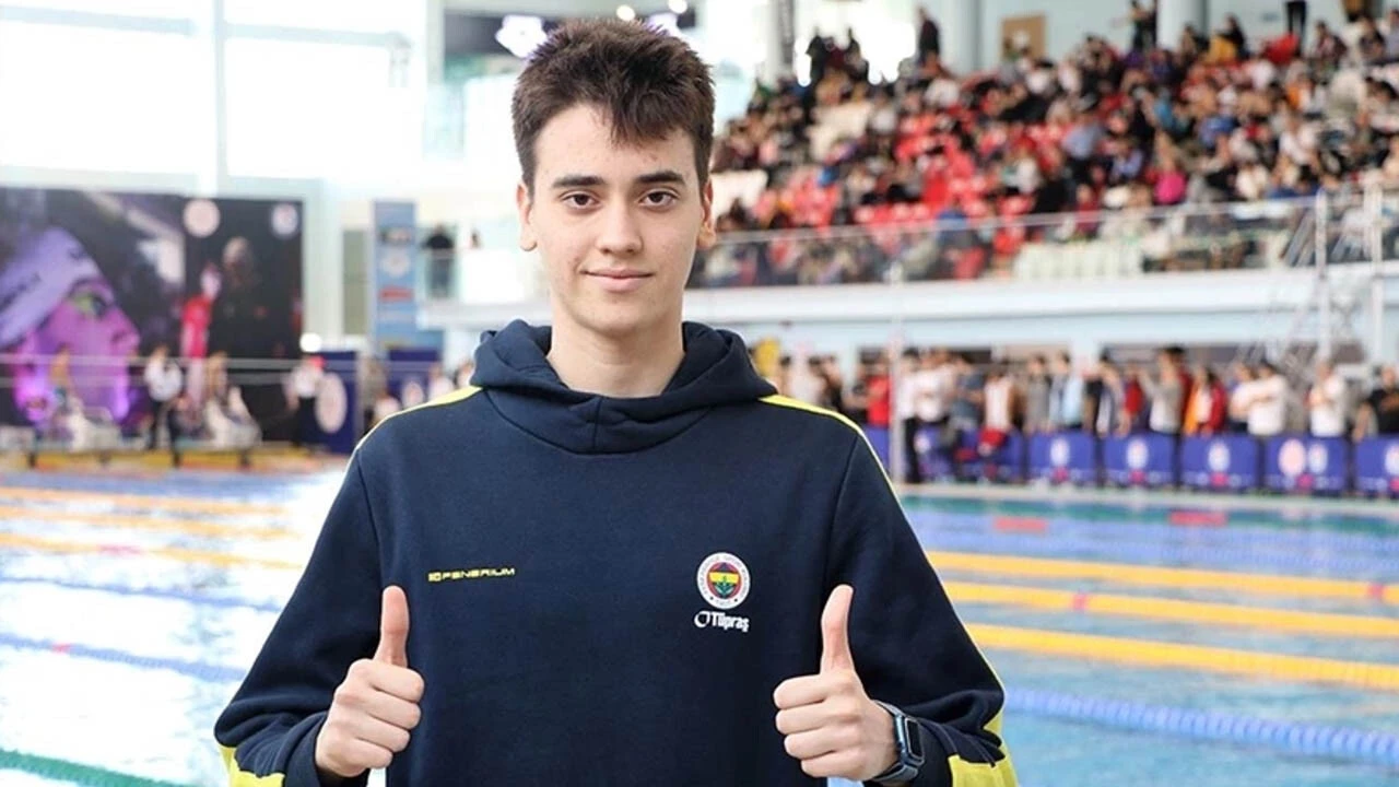 Milli yüzücü Kuzey Tunçelli dünya şampiyonu oldu