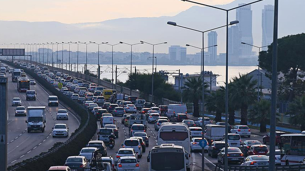 İzmirliler dikkat! Hafta sonu bazı yollar trafiğe kapatılacak