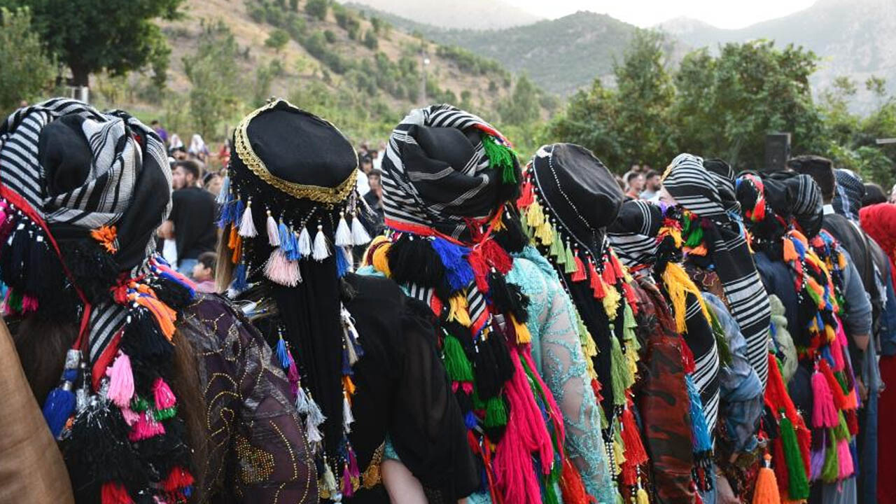 Aşiret karar verdi, zorunlu hale getirildi: Takılardan daha fazla dikkat çekiyor...