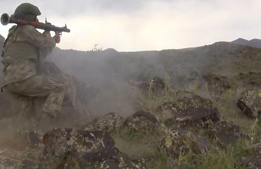 PKK MSB, Barış Pınarı bölgesinde 7 teröristin etkisiz hale getirildiğini bildirdi.