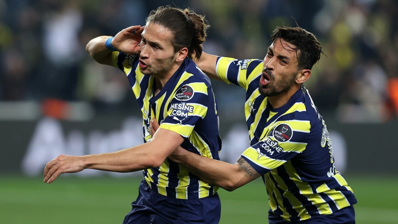 Fenerbahçe&#039;nin yıldızına Süper Lig&#039;den talip var