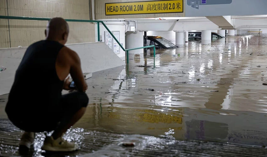 Hong Kong'da 140 yılın felaketi: Tayfun 2 kişiyi öldürdü 110 kişiyi yaraladı