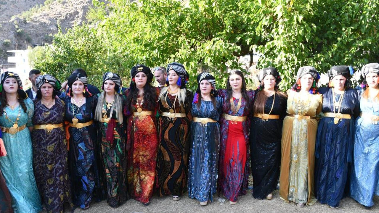 Aşiret karar verdi, zorunlu hale getirildi: Takılardan daha fazla dikkat çekiyor...