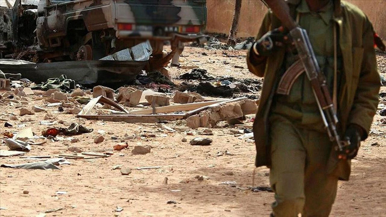 Mali'de terör saldırıları durmuyor: Çifte saldırıda onlarca kişi öldü