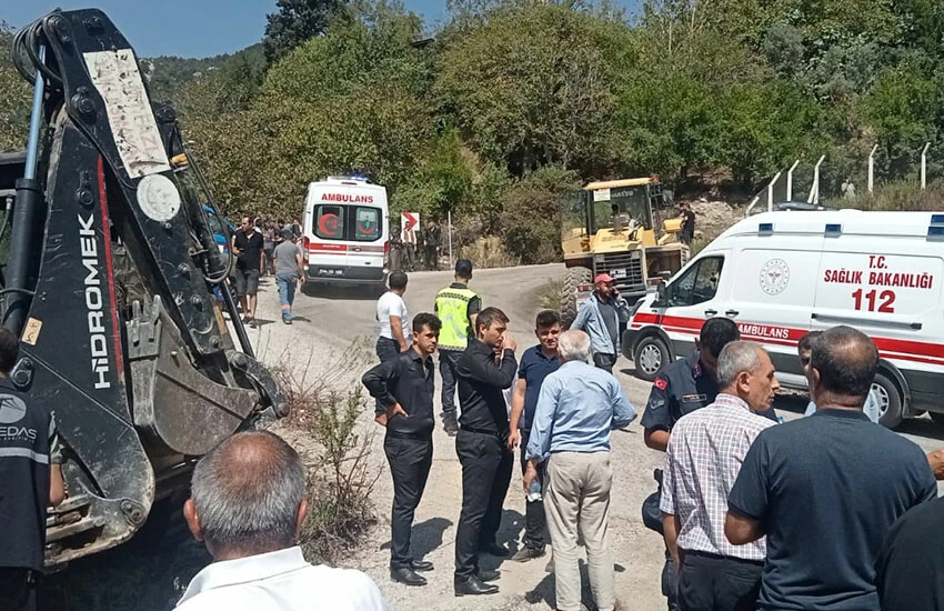 Kahramanmaraş'ta kamyon mezarlıktaki kalabalığa daldı, feci kazanın sebebi ortaya çıktı: Ölü ve yaralılar var