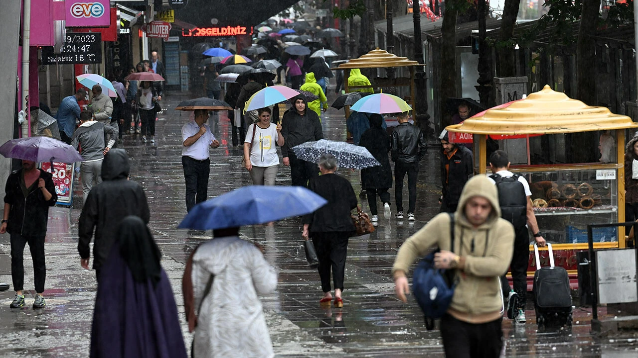 Meteoroloji'den 5 ile sarı, 2 ile turuncu alarm! Sel, heyelan, fırtına, yıldırım... (9 Eylül hava durumu)