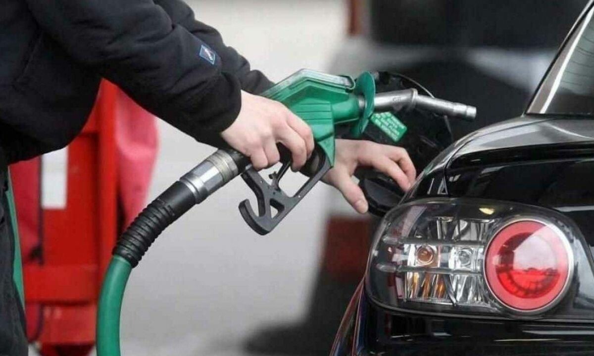 Akaryakıta çifte zam geliyor! Petrol kazanı kaynıyor, benzin ve motorin yerinde durmuyor