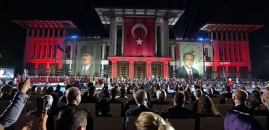 100’üncü Yıl Marşı ilan edildi! Son dörtlükte dikkat çeken ifadeler var...